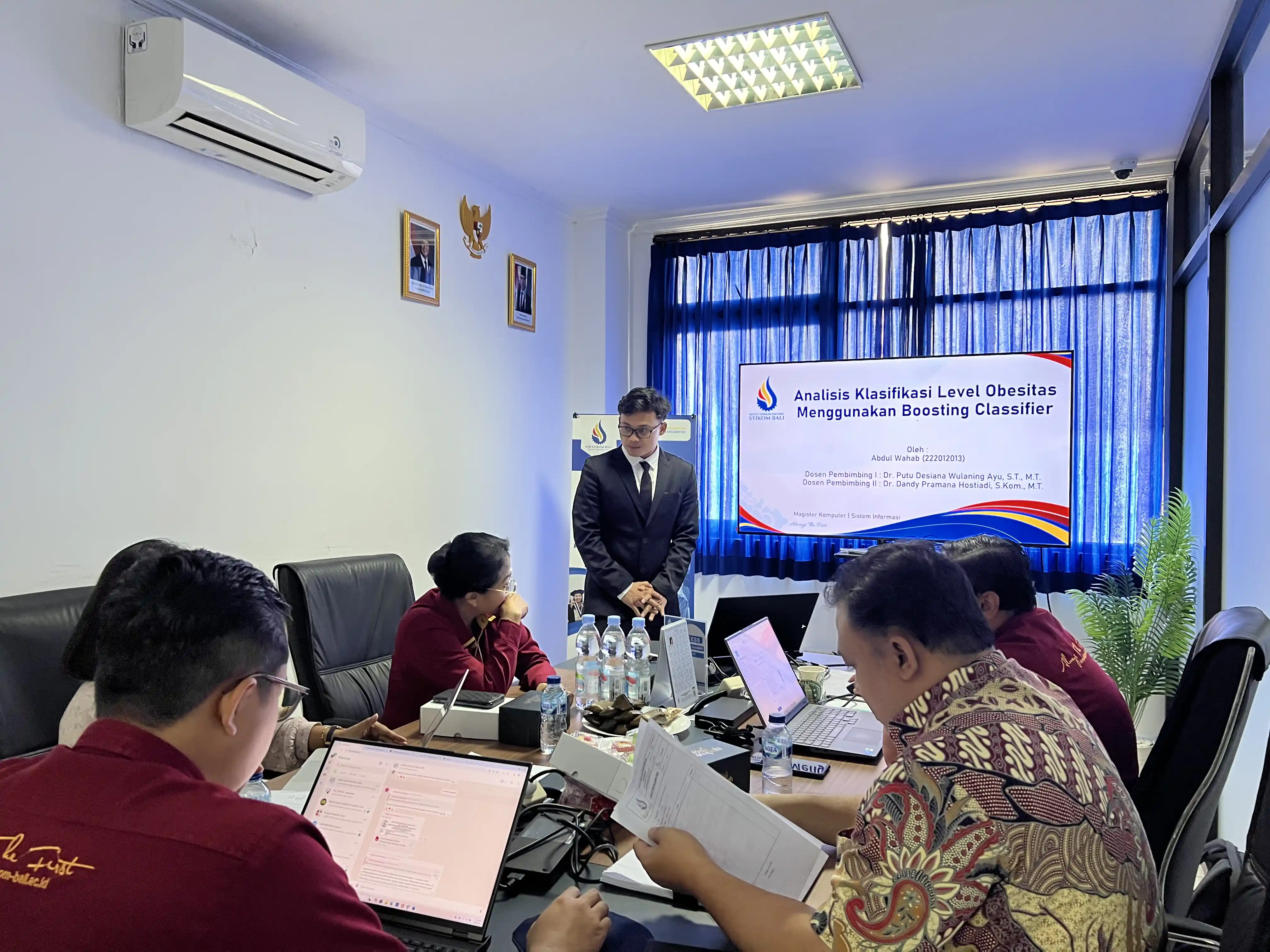 Momen Ujian Tesis Perorangan Pascasarjana ITB STIKOM Bali